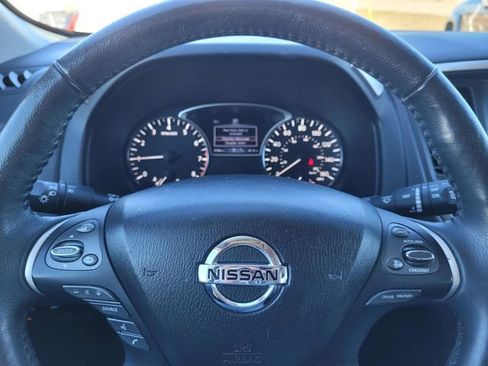 Used 2020 Nissan Pathfinder SL image 21