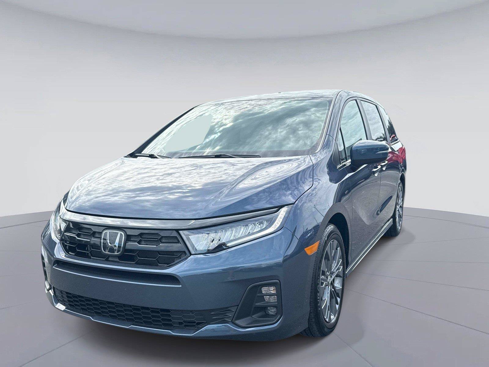Certified 2026 Honda Odyssey Touring image 8