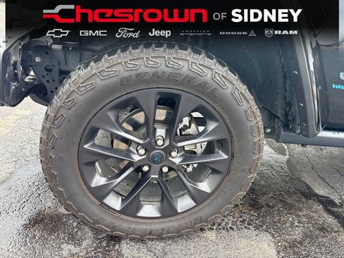 Used 2025 Jeep Wrangler Unlimited Sahara AWD/4WD image 9