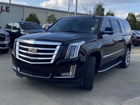 Used 2020 Cadillac Escalade ESV Luxury image 3