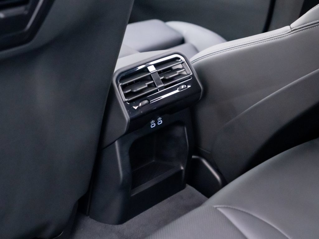Used 2024 BMW 540i xDrive w/ Premium Package AWD/4WD image 19
