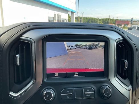 Used 2021 Chevrolet Silverado 1500 LT Trail Boss w/ Convenience Package II AWD/4WD image 6