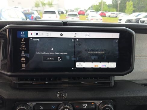 Used 2025 Jeep Gladiator Sport AWD/4WD image 18