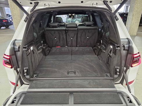 Used 2023 BMW X7 xDrive40i w/ M Sport Package image 27
