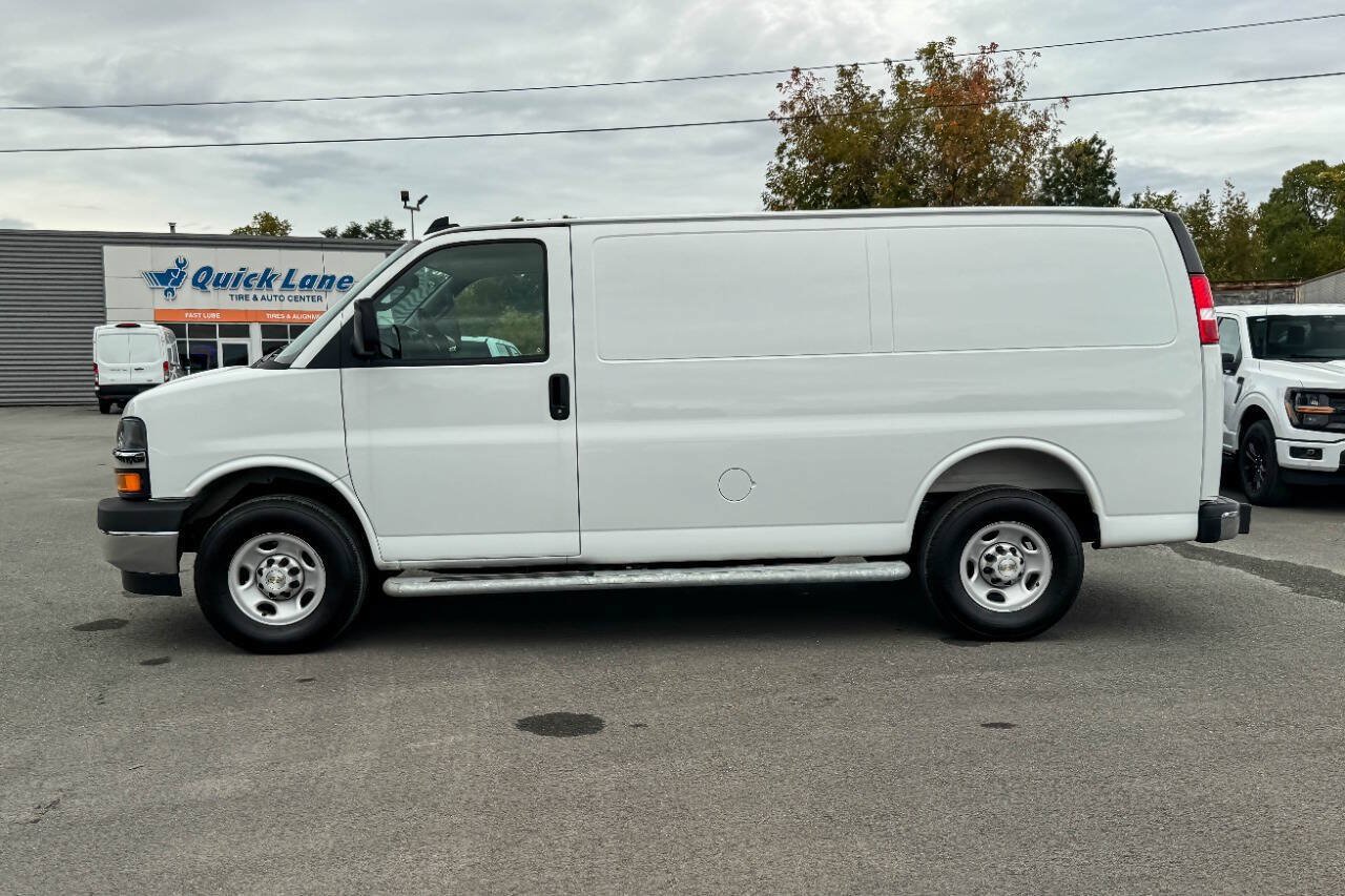 Used 2025 Chevrolet Express 2500 w/ Driver Convenience Package RWD image 6