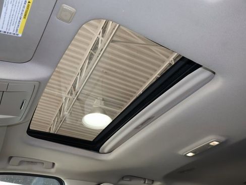 Used 2015 GMC Yukon Denali image 6