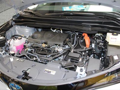 Certified 2025 Toyota Sienna XLE Woodland Edition image 48