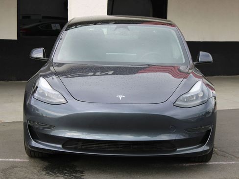 Used 2023 Tesla Model 3 Standard Range image 3