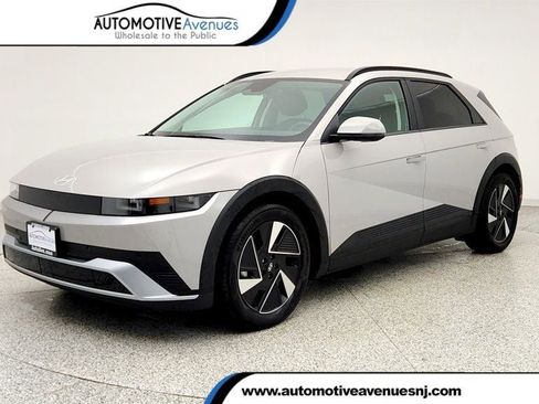 Used 2025 Hyundai Ioniq 5 SEL image 1