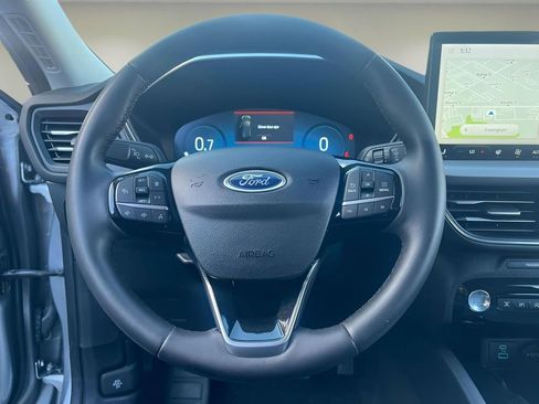 Used 2023 Ford Escape Platinum image 16