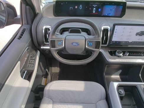 New 2026 Ford Expedition Max Platinum AWD/4WD image 7