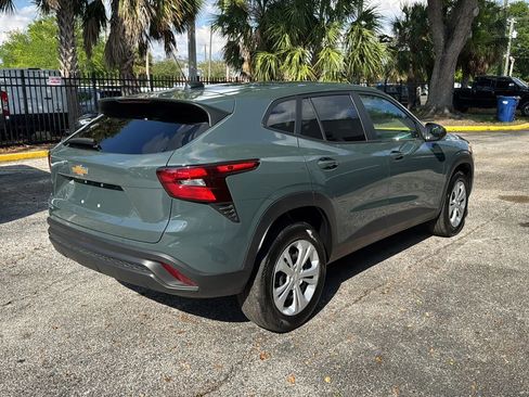 Used 2025 Chevrolet Trax LS w/ Driver Confidence Package image 7