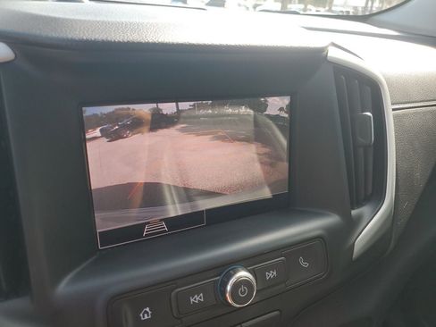 Used 2023 GMC Terrain SLE w/ Driver Convenience Package FWD image 22