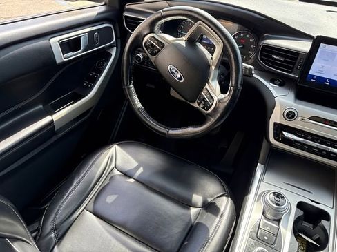 Used 2021 Ford Explorer XLT w/ Equipment Group 202A image 28