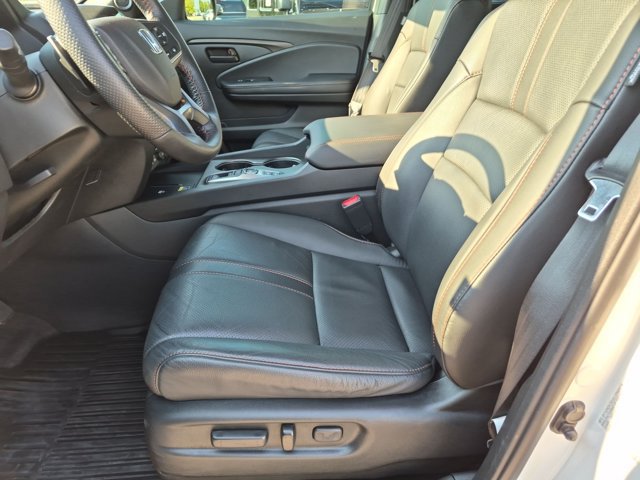 Certified 2024 Honda Passport TrailSport image 17