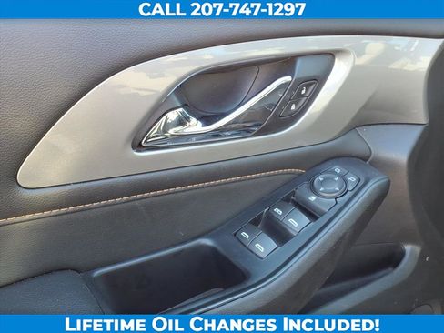 Used 2020 Chevrolet Traverse LT w/ Driver Confidence II Package image 10