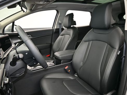 Used 2026 Kia Sportage EX w/ EX Panorama Roof Package image 10