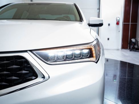 Certified 2018 Acura TLX w/ Technology Package image 16