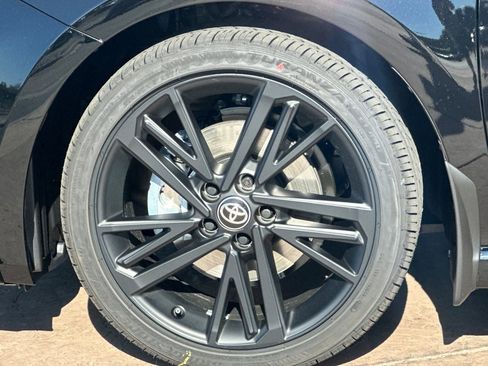 New 2026 Toyota Camry Hybrid AWD/4WD image 32