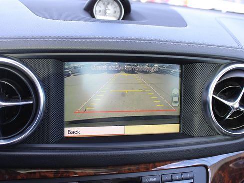 Used 2013 Mercedes-Benz SL 550 image 32