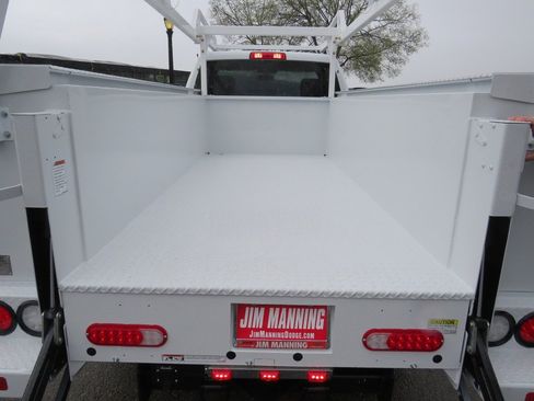 New 2024 RAM 3500 Tradesman image 38