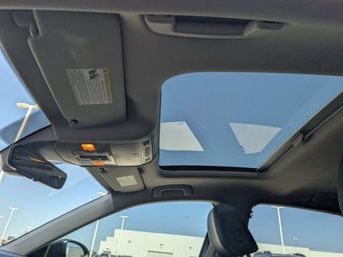 Used 2024 Volkswagen Jetta SE w/ Panoramic Sunroof Package FWD image 20