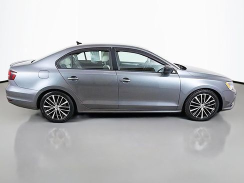 Used 2016 Volkswagen Jetta Sport FWD image 12