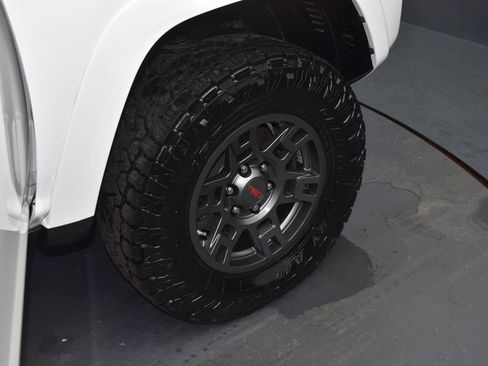 Used 2015 Toyota 4Runner Trail Premium image 18