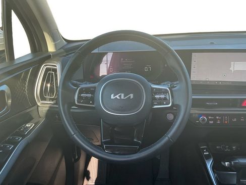 Used 2025 Kia Sorento S w/ Panoramic Sunroof Package FWD image 18