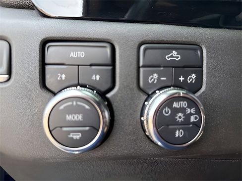 Used 2023 GMC Sierra 1500 Elevation image 24