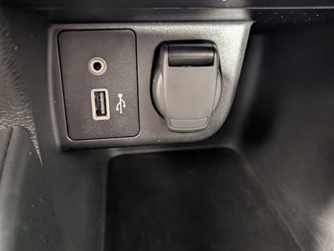 Used 2021 Nissan Versa S FWD image 21