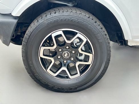 Used 2025 Ford Bronco Outer Banks AWD/4WD image 32
