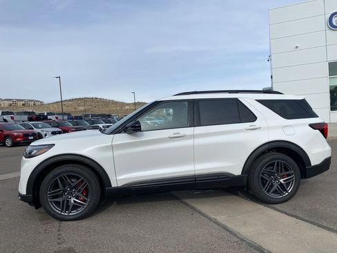 New 2026 Ford Explorer ST image 25