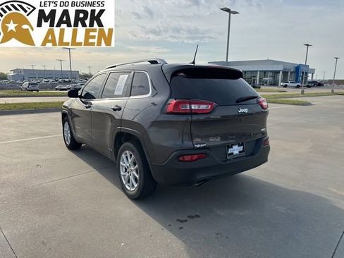 Used 2018 Jeep Cherokee Latitude Plus image 4