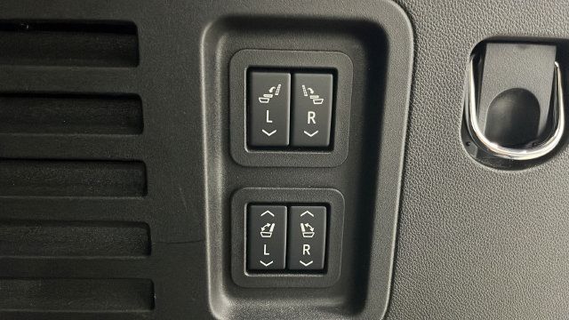 Used 2026 Buick Enclave Avenir AWD/4WD image 32