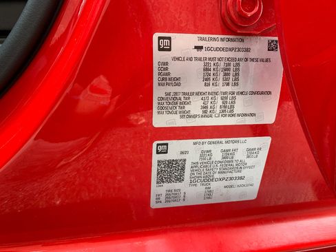 Used 2023 Chevrolet Silverado 1500 LT w/ Protection Package AWD/4WD image 21