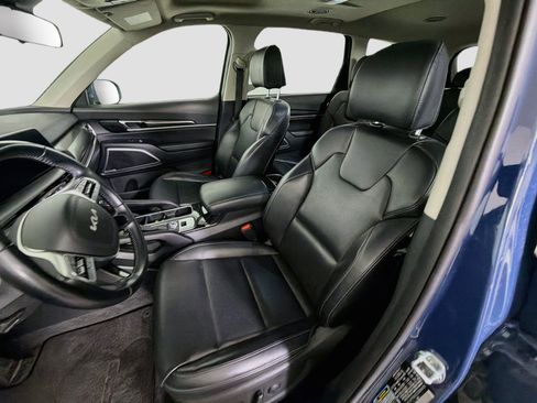 Used 2025 Kia Telluride S AWD/4WD image 13