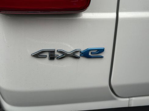 Used 2023 Jeep Wrangler Unlimited Sahara w/ Cold Weather Group image 22