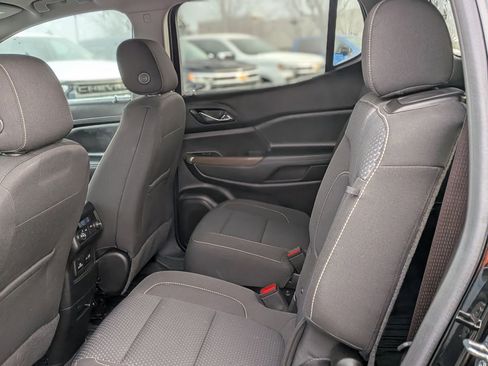 Certified 2023 GMC Acadia SLE w/ Driver Convenience Package image 31