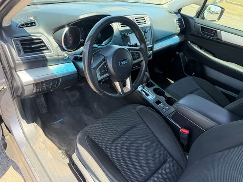 Used 2017 Subaru Outback 2.5i AWD/4WD image 9