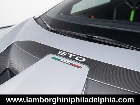 Used 2023 Lamborghini Huracan STO RWD image 37