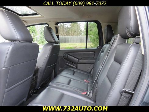 Used 2010 Ford Explorer XLT image 9