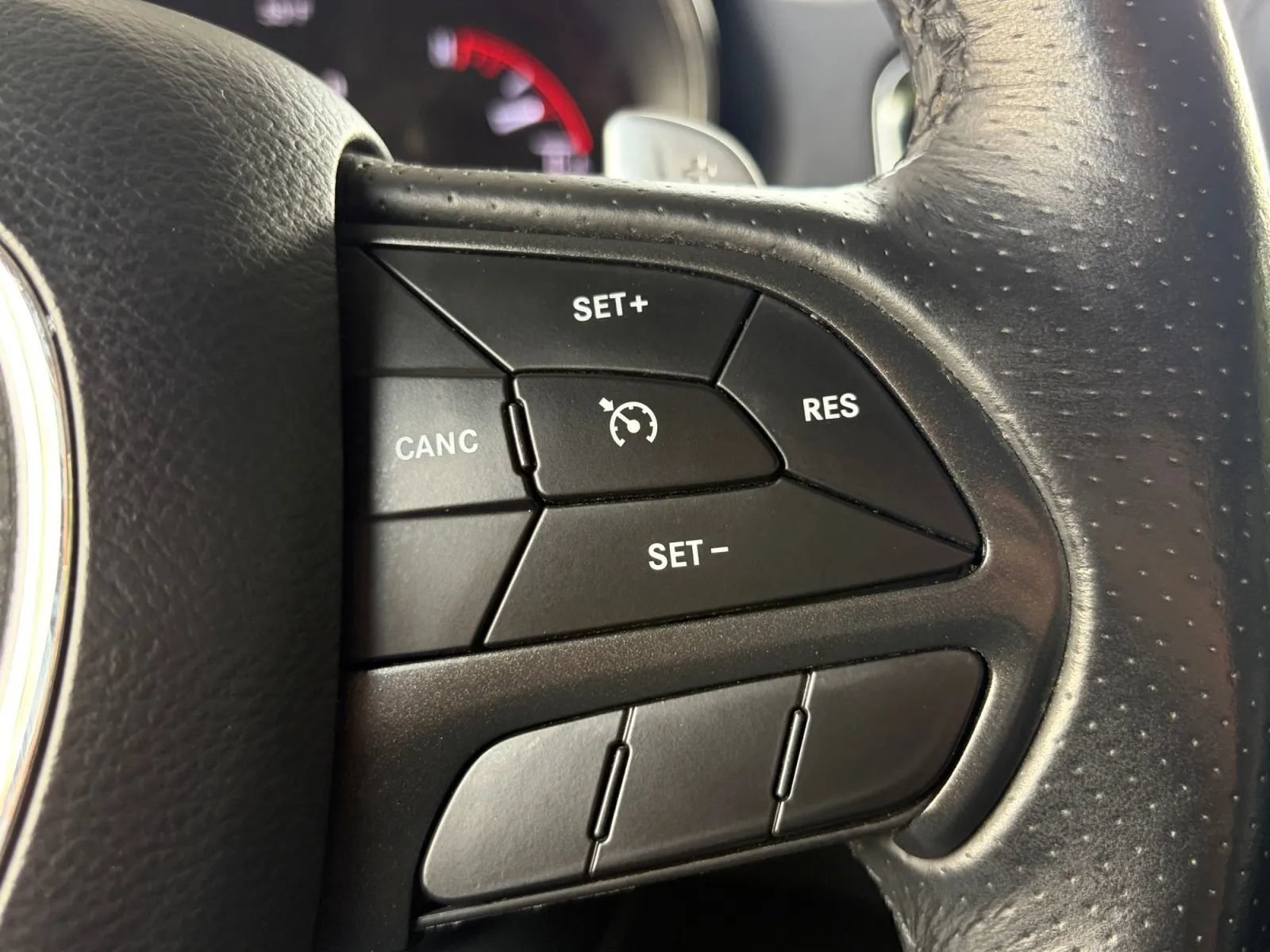 Used 2018 Dodge Durango GT AWD/4WD image 32