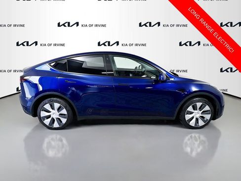 Used 2022 Tesla Model Y Long Range AWD/4WD image 9