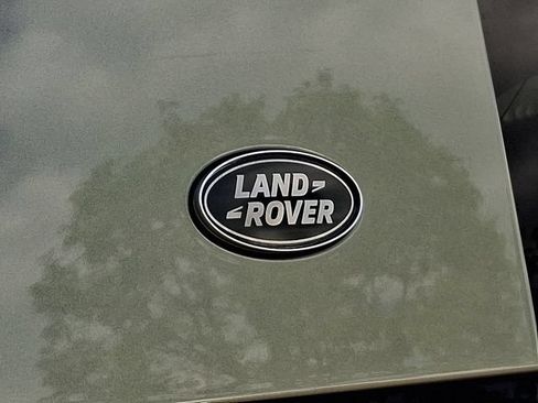 Used 2023 Land Rover Defender 110 SE AWD/4WD image 31