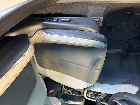 Used 2025 Subaru Forester Limited image 64