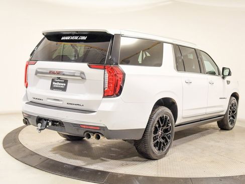 Used 2023 GMC Yukon XL Denali image 11