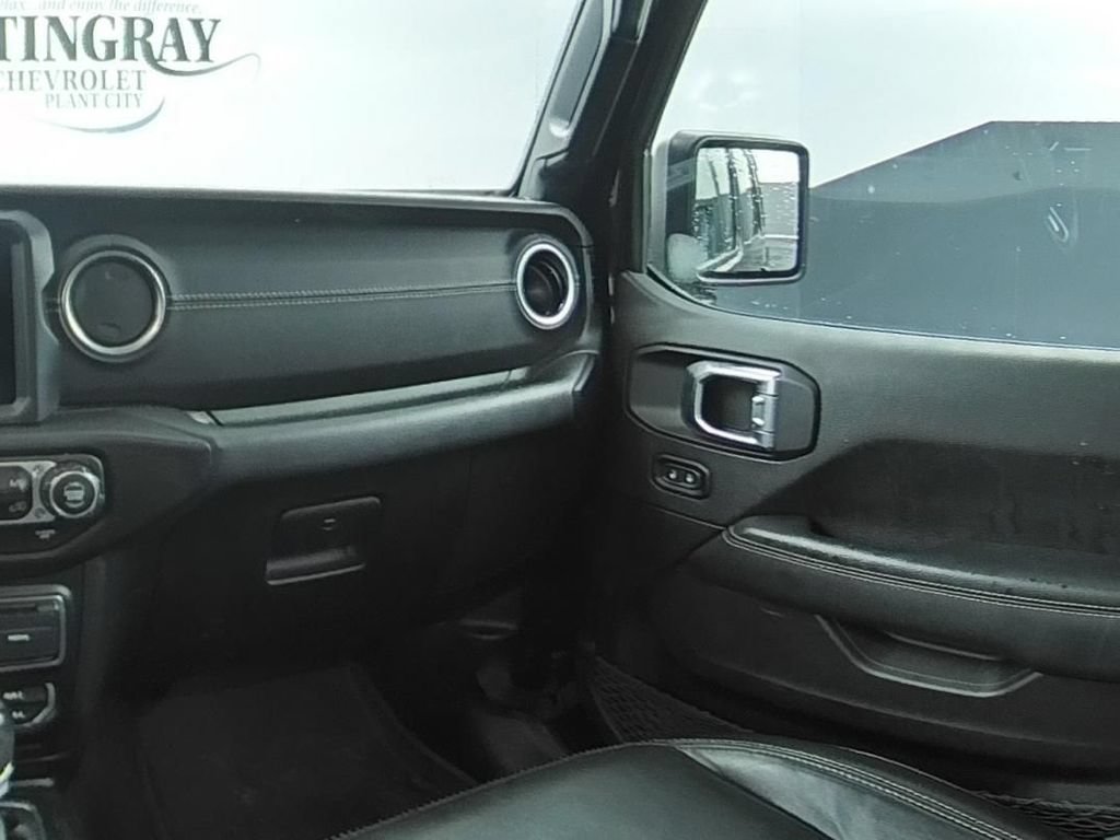 Used 2023 Jeep Wrangler Unlimited Sahara w/ Cold Weather Group AWD/4WD image 15