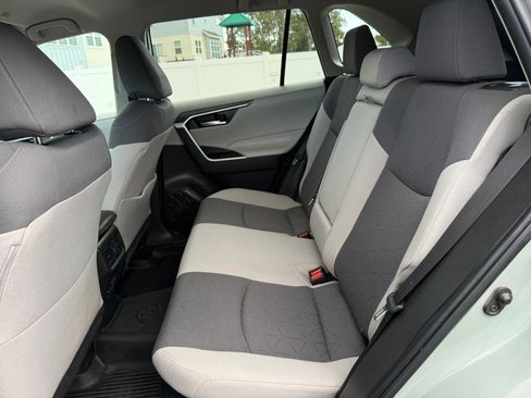 Used 2023 Toyota RAV4 XLE AWD/4WD image 17