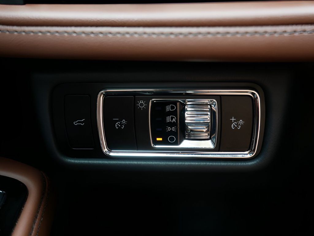 Used 2026 Lincoln Aviator Reserve AWD/4WD image 18
